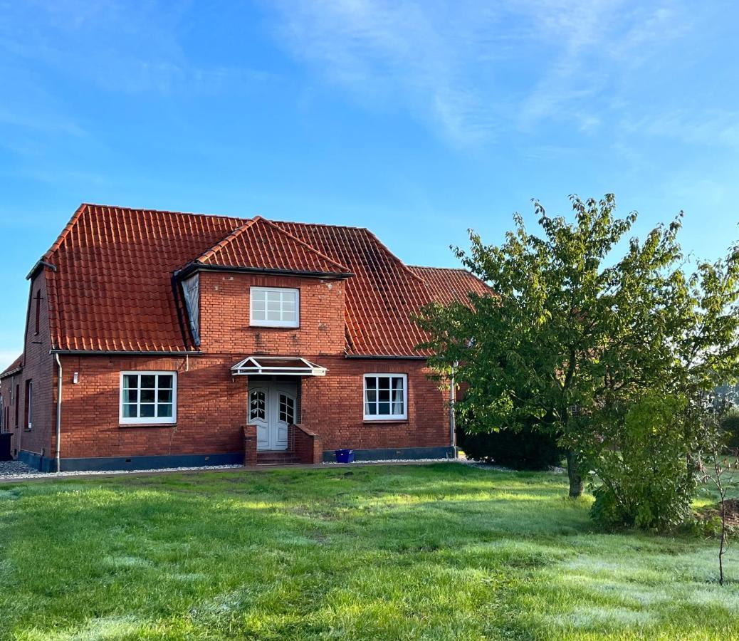 Zimmer 4 Bullendorf Bagian luar foto